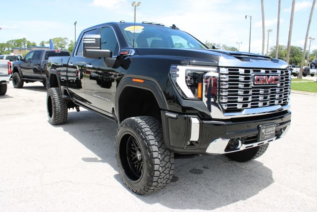 Used 2025 GMC Sierra 2500 Denali w/ Denali Reserve Package AWD/4WD image 16
