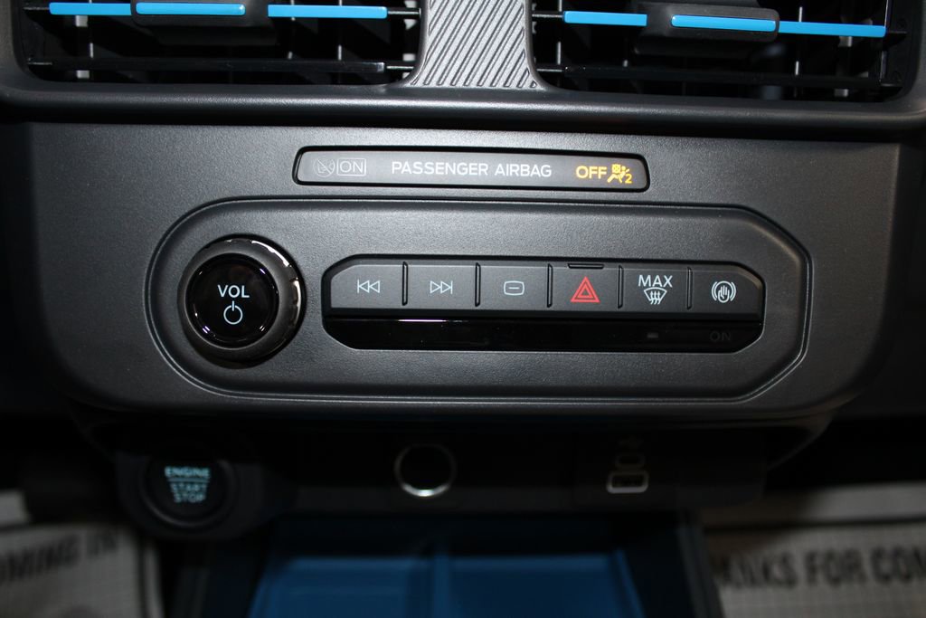 New 2025 Ford Maverick XLT image 47