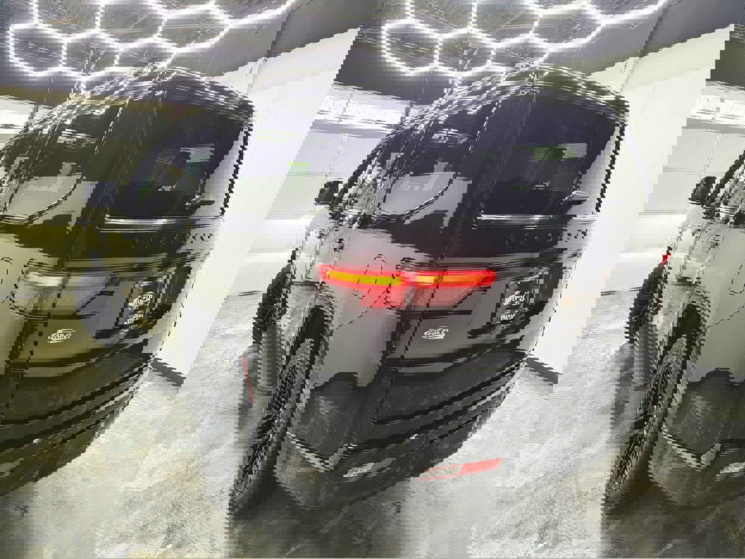 Used 2024 Jeep Wagoneer Series II image 3