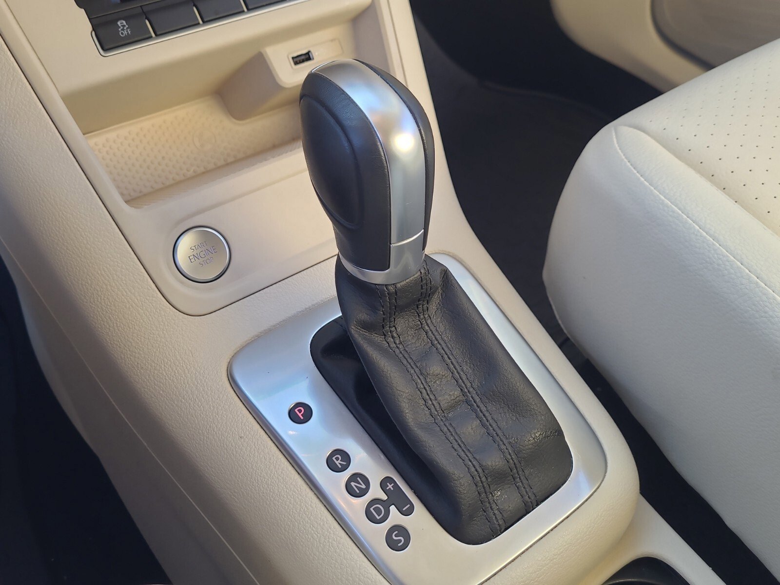 Used 2016 Volkswagen Tiguan S image 17