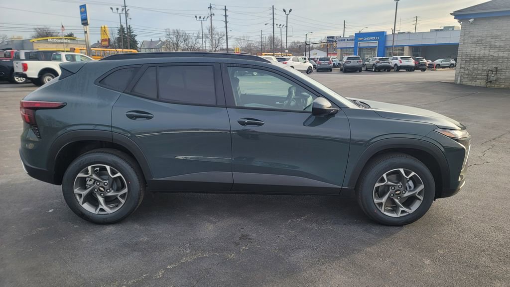 New 2026 Chevrolet Trax LT w/ Driver Confidence Package image 14