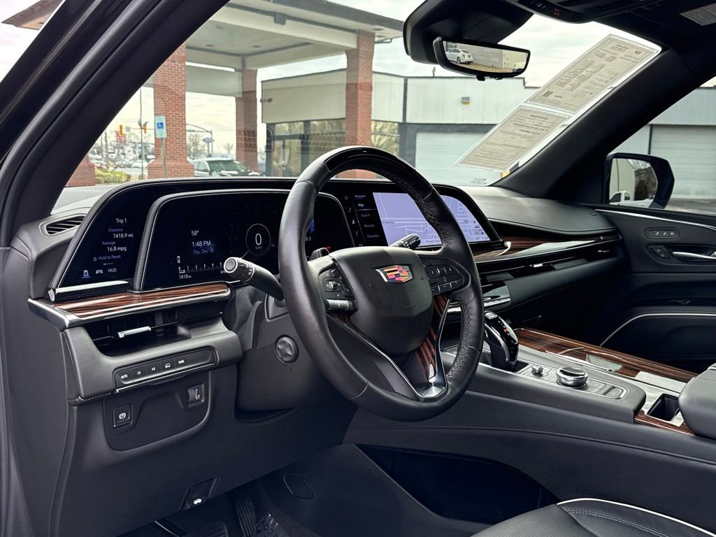 Used 2024 Cadillac Escalade ESV Premium Luxury image 13