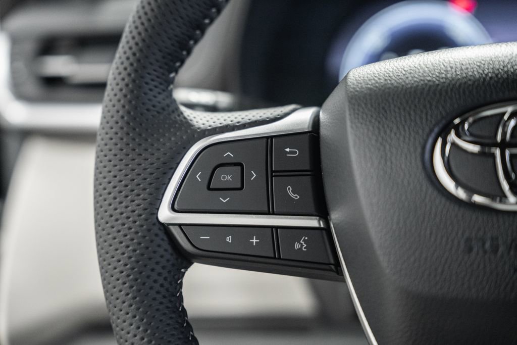 New 2026 Toyota Sienna Platinum image 30