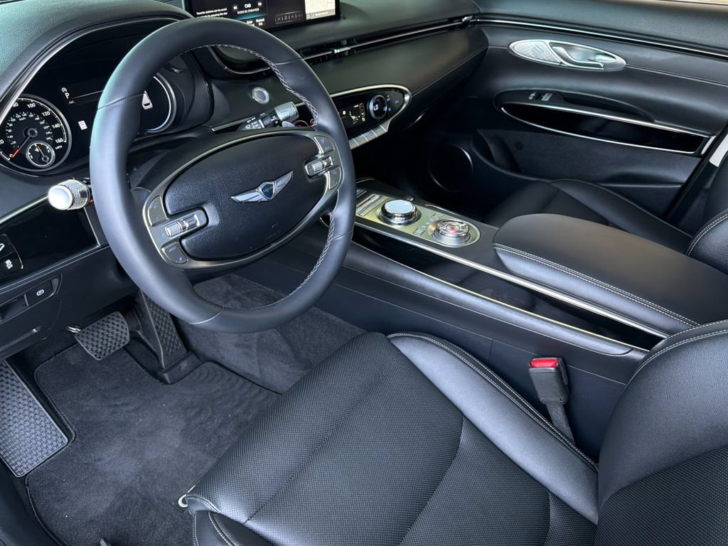 Used 2025 Genesis GV70 2.5T AWD/4WD image 11