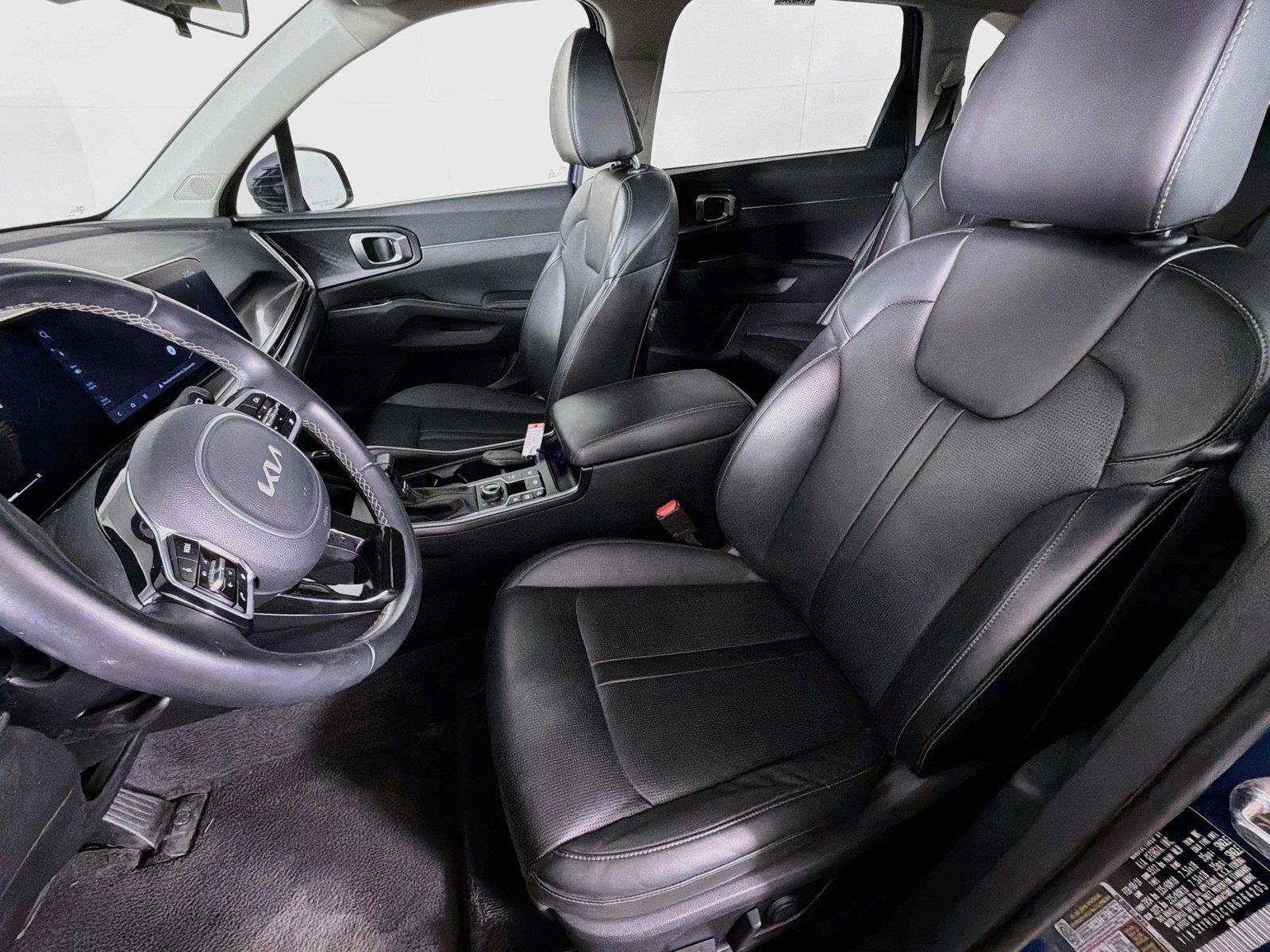 Used 2024 Kia Sorento S AWD/4WD image 2