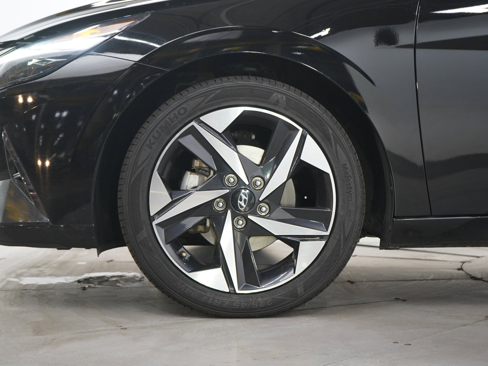 Used 2023 Hyundai Elantra Limited FWD image 30