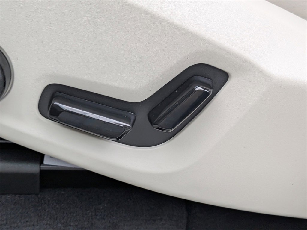 New 2026 Volvo XC60 T8 Ultra w/ Protection Package Premier image 21