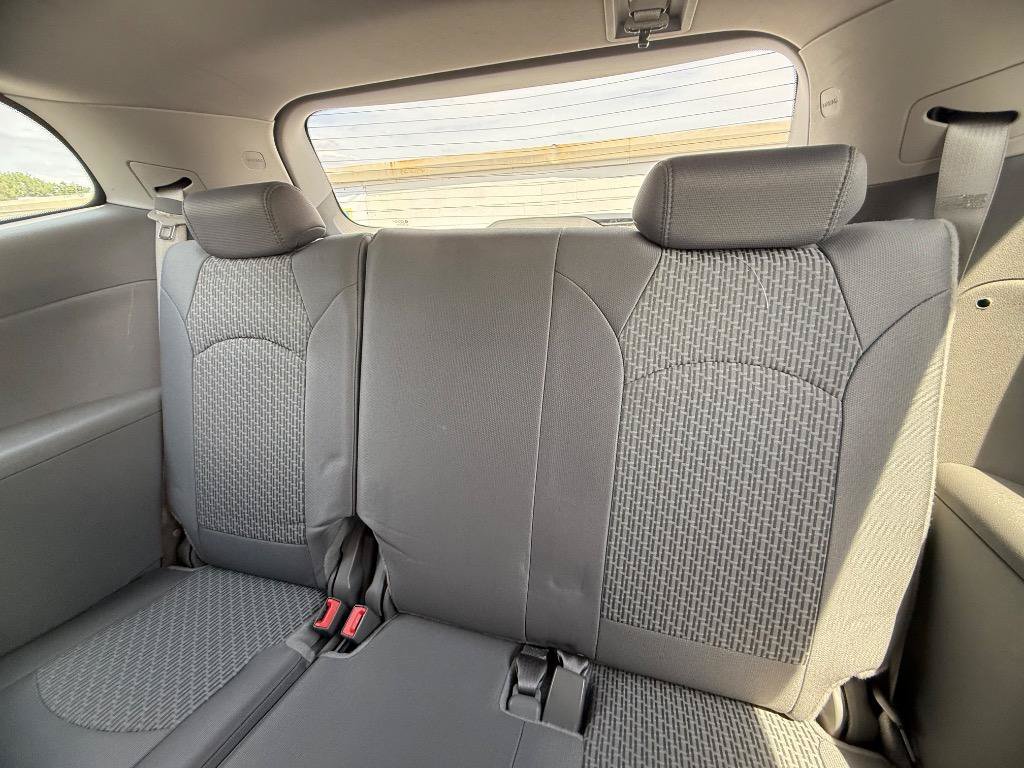 Used 2012 Chevrolet Traverse LT FWD image 11