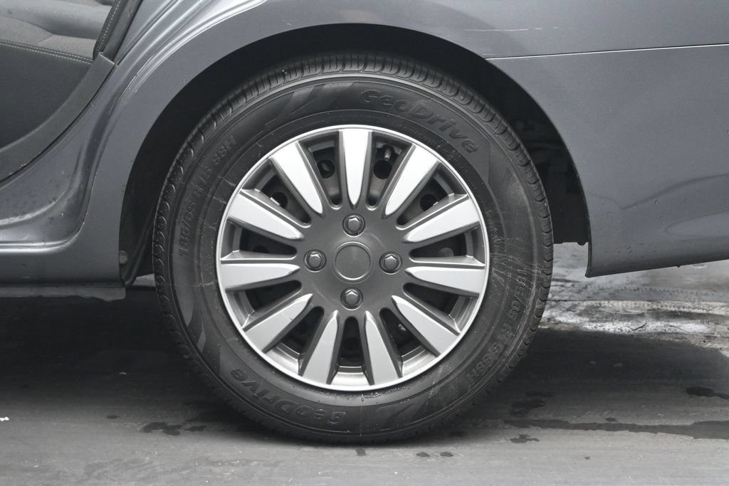 Used 2019 Nissan Versa SV FWD image 30