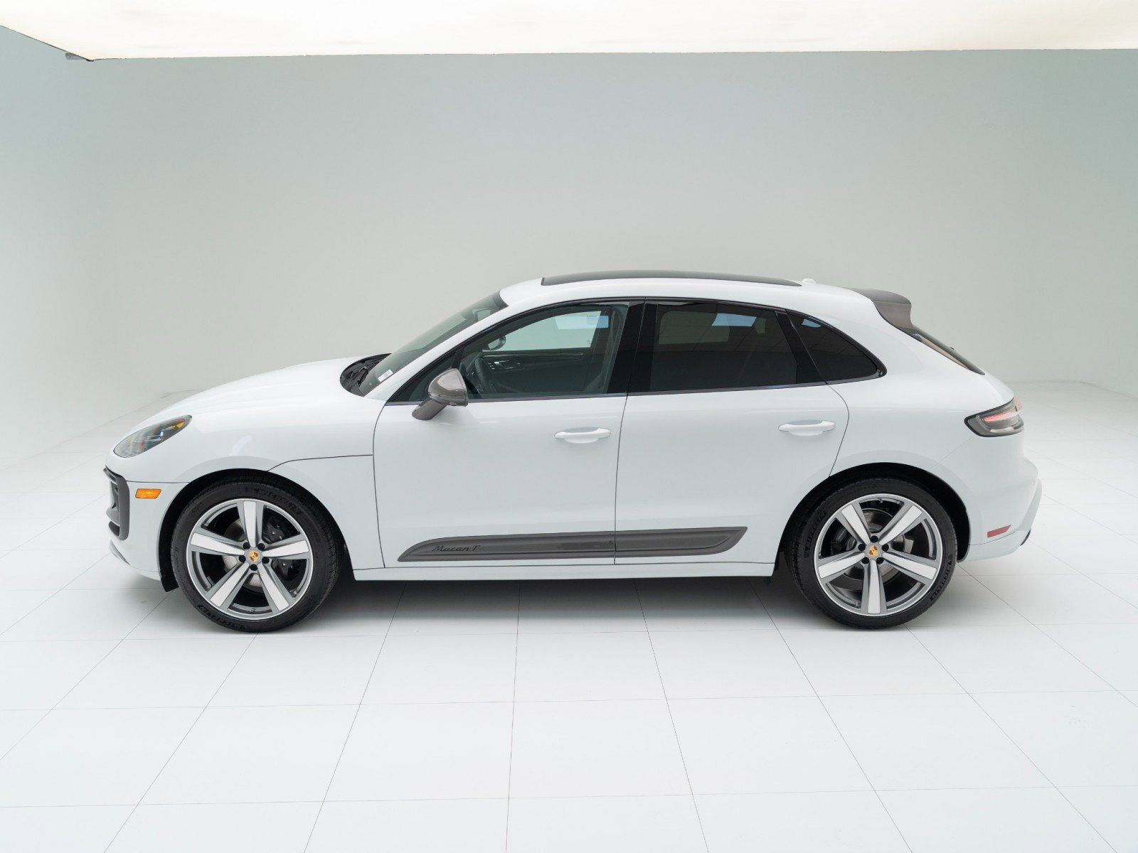 New 2026 Porsche Macan Turbo AWD/4WD image 2