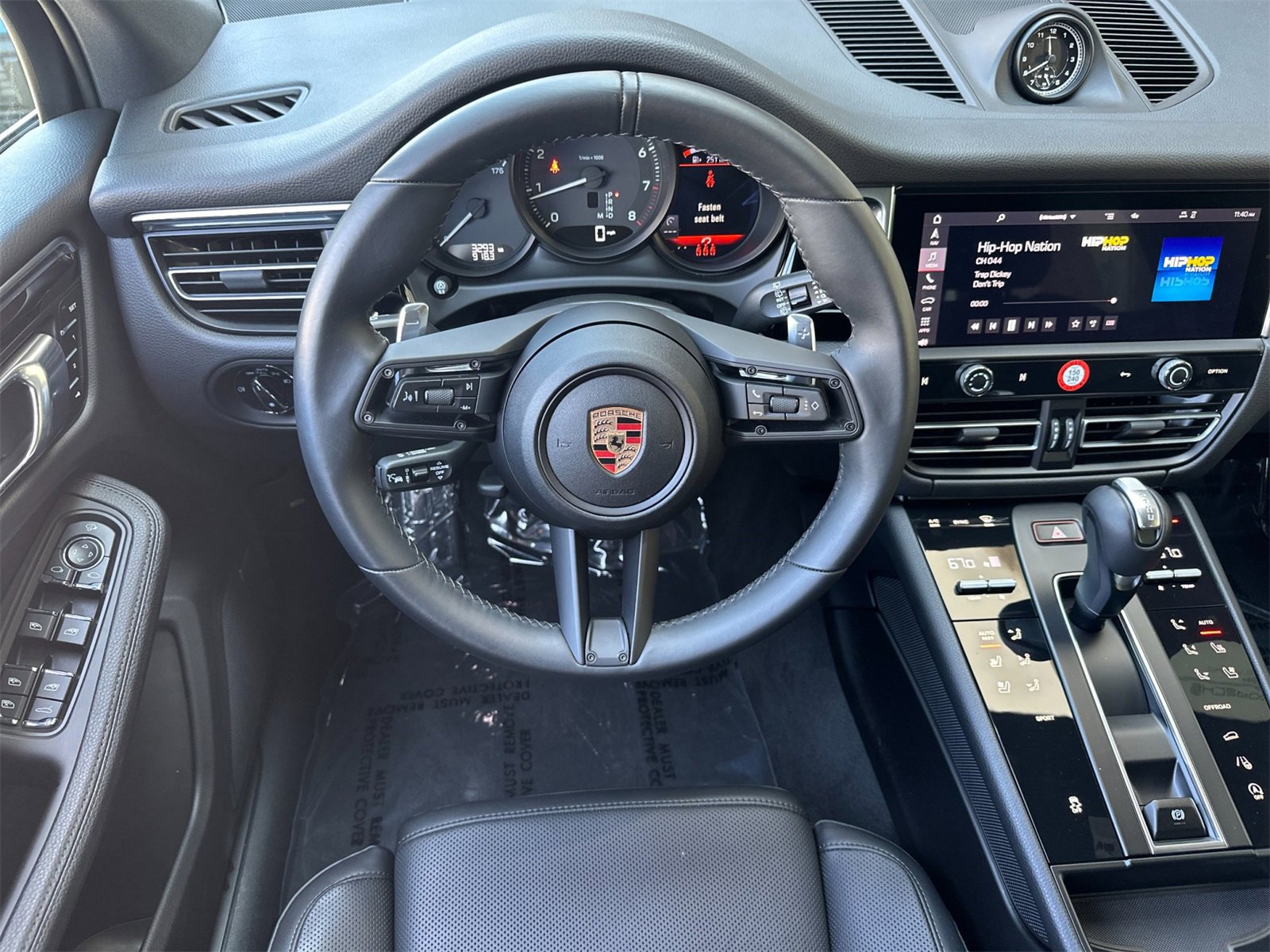 Used 2025 Porsche Macan image 16