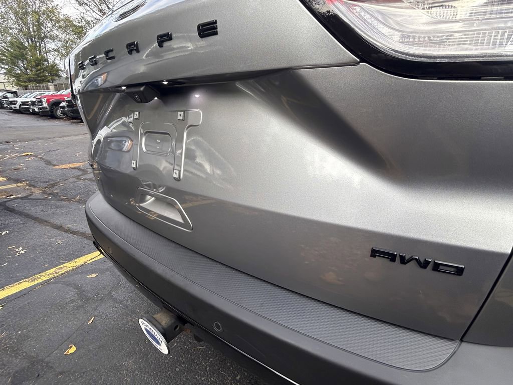 Used 2022 Ford Escape SEL w/ SEL Stealth AWD Package image 8