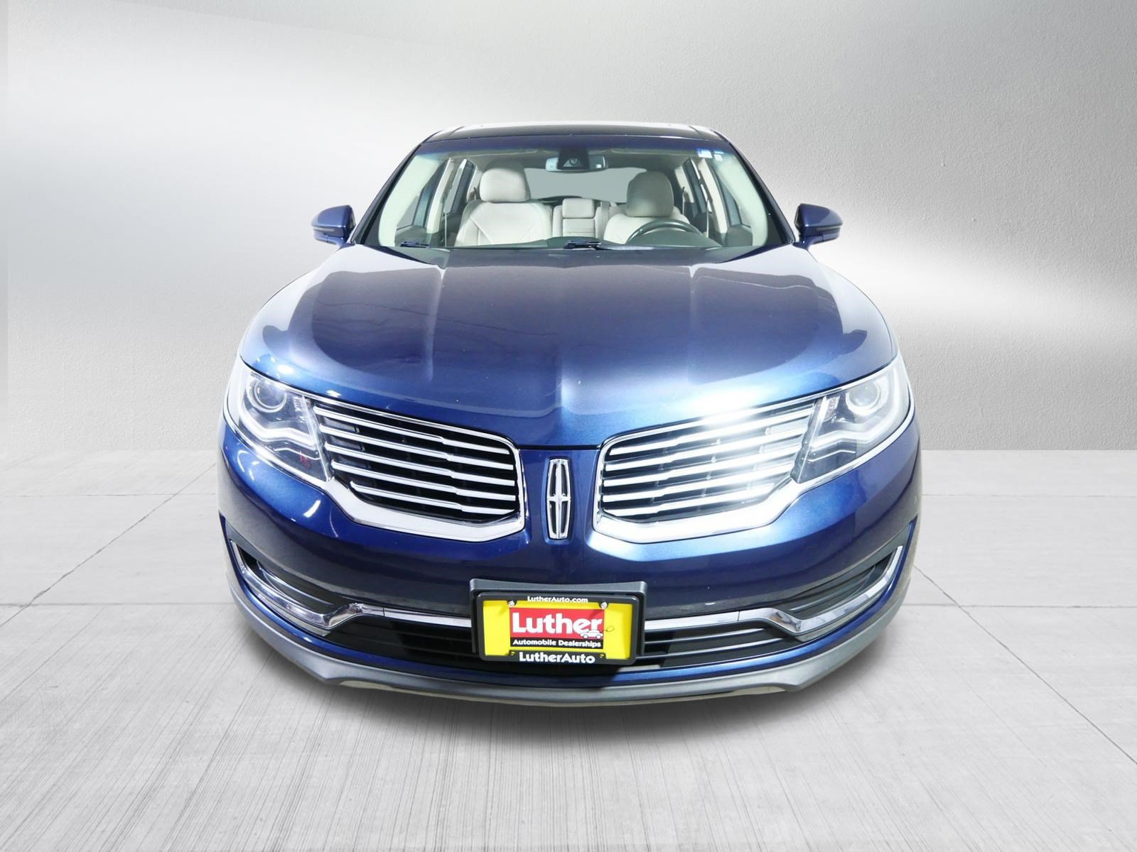 Used 2017 Lincoln MKX Reserve w/ Lincoln MKX Climate Package AWD/4WD image 2
