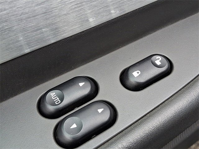 Used 2002 Ford Thunderbird image 13