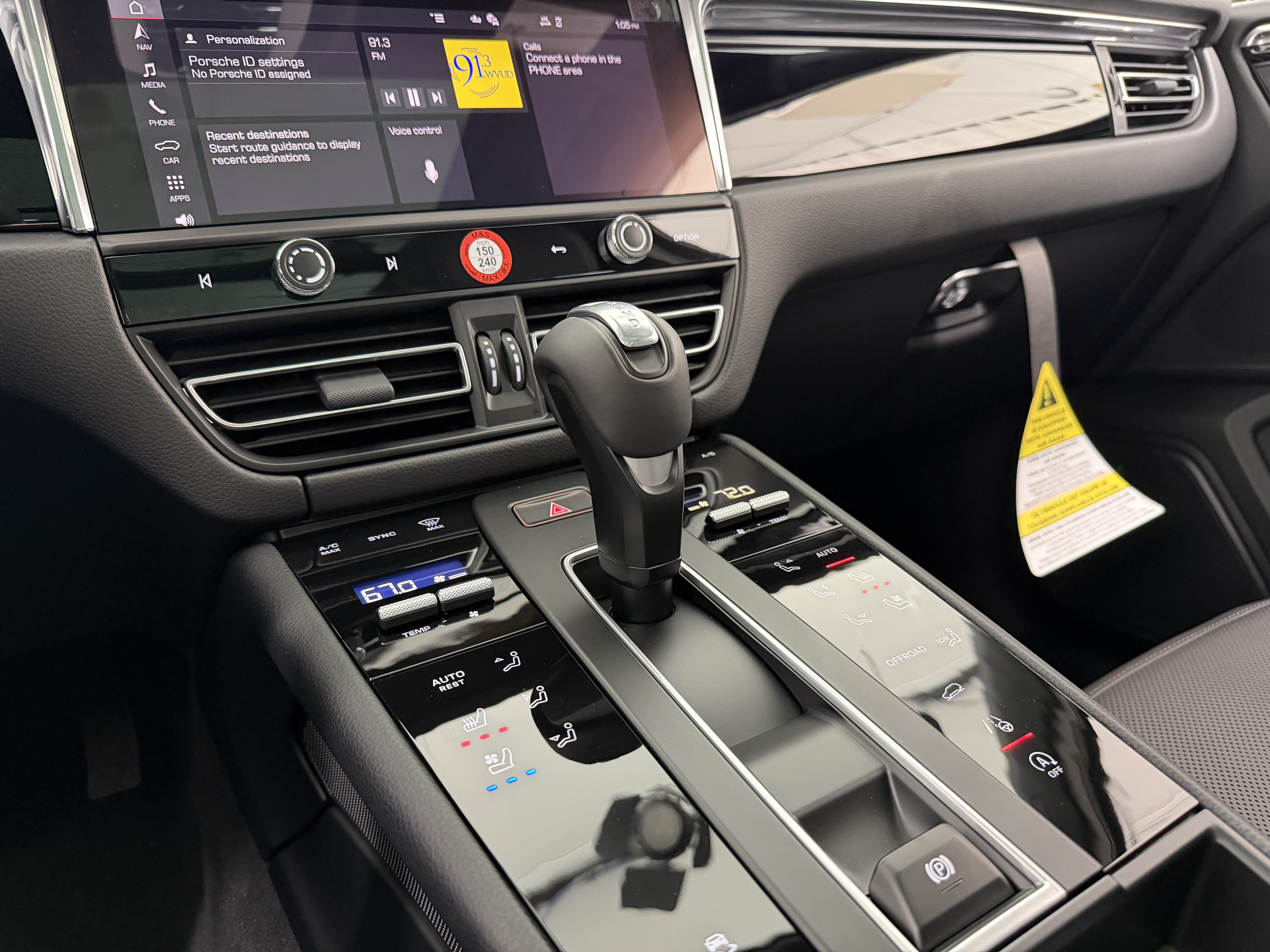 Certified 2026 Porsche Macan AWD/4WD image 36