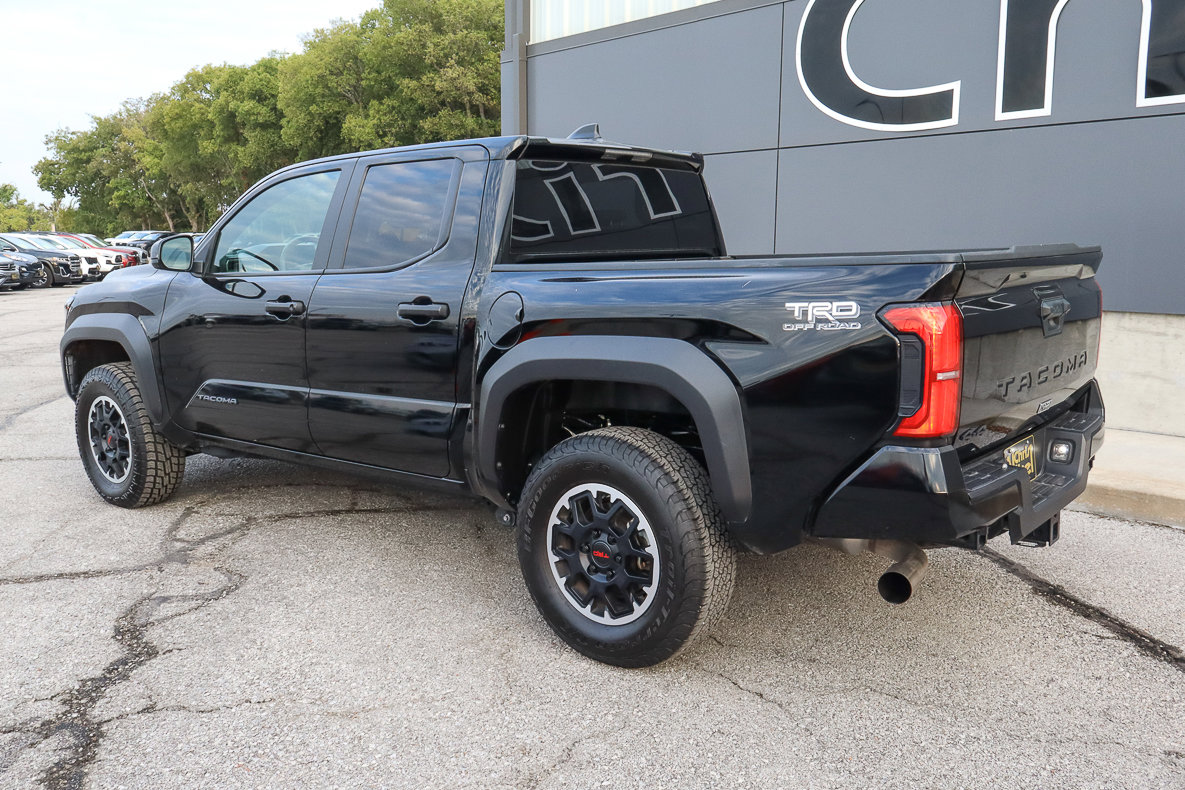 Used 2024 Toyota Tacoma TRD Off-Road image 6