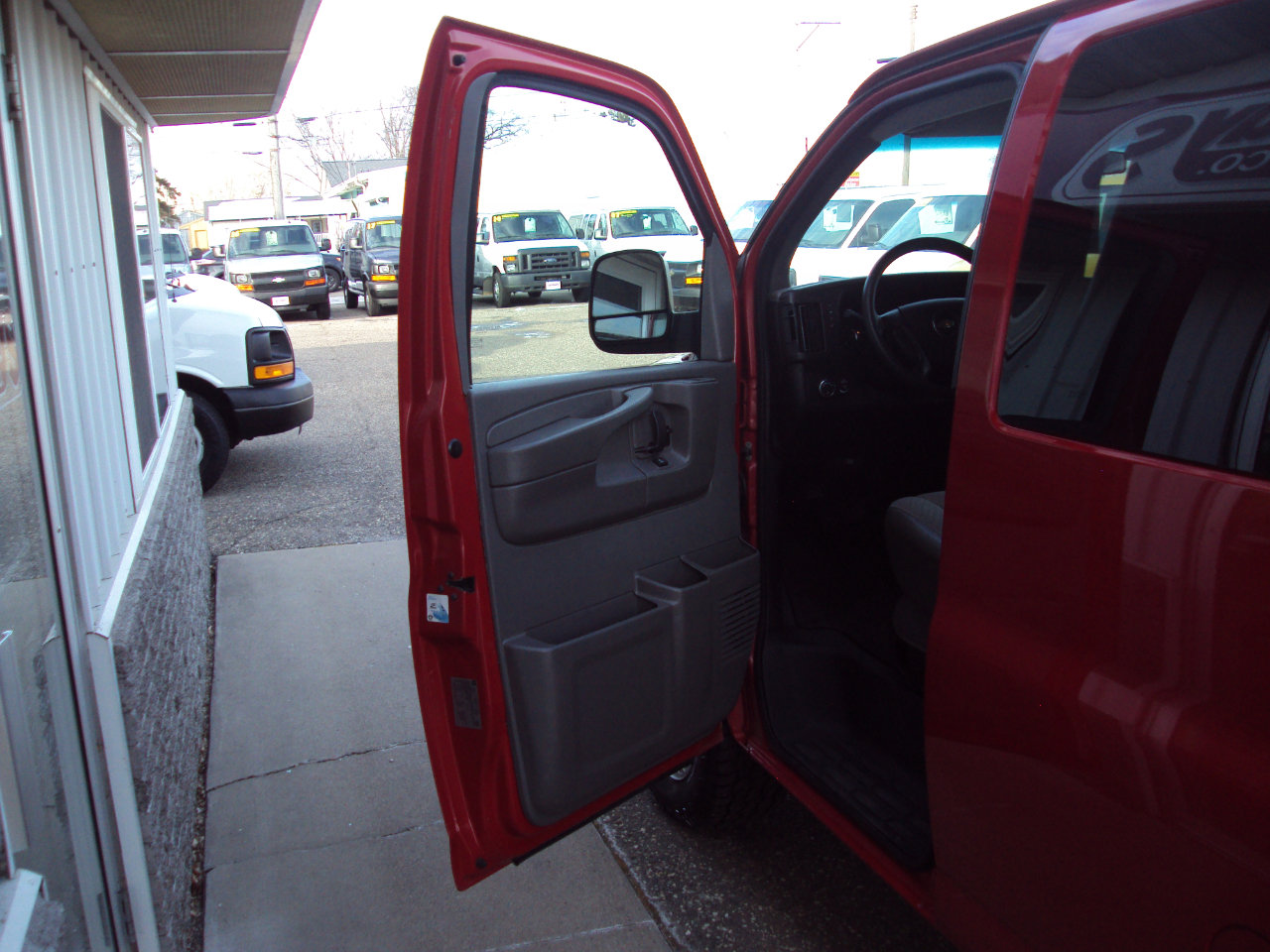 Used 2013 Chevrolet Express 1500 LT w/ LT Preferred Equipment Group image 16