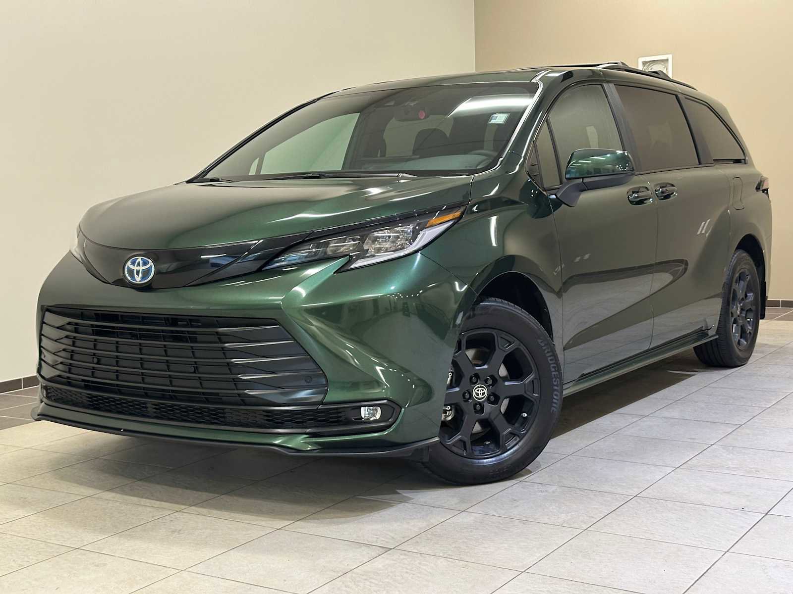 Certified 2025 Toyota Sienna XLE Woodland Edition