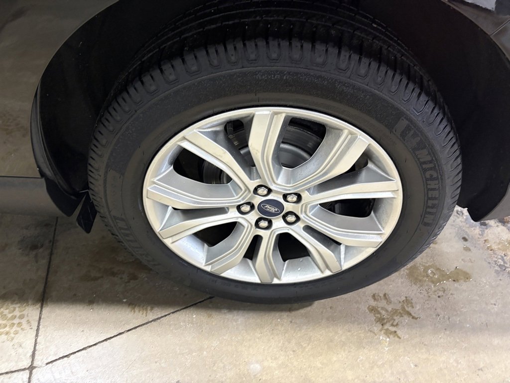 Used 2020 Ford Edge Titanium w/ Class II Trailer Tow Package image 26