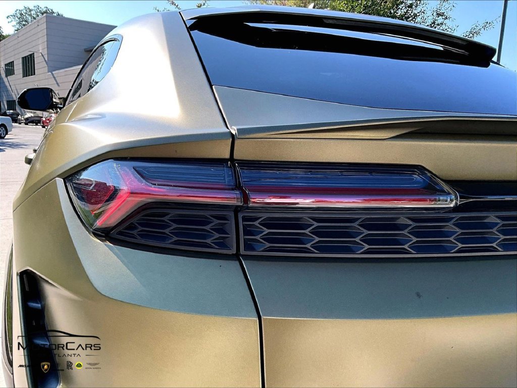 Used 2025 Lamborghini Urus Performante AWD/4WD image 28