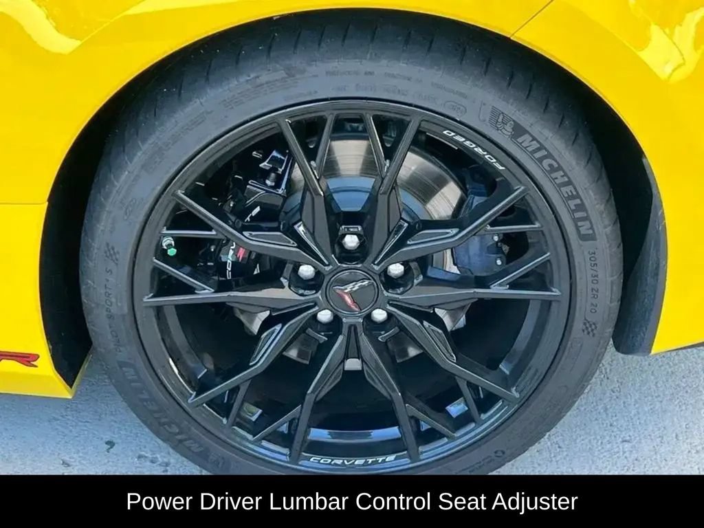 Used 2025 Chevrolet Corvette Stingray Premium Conv w/ Z51 Performance Package RWD image 31
