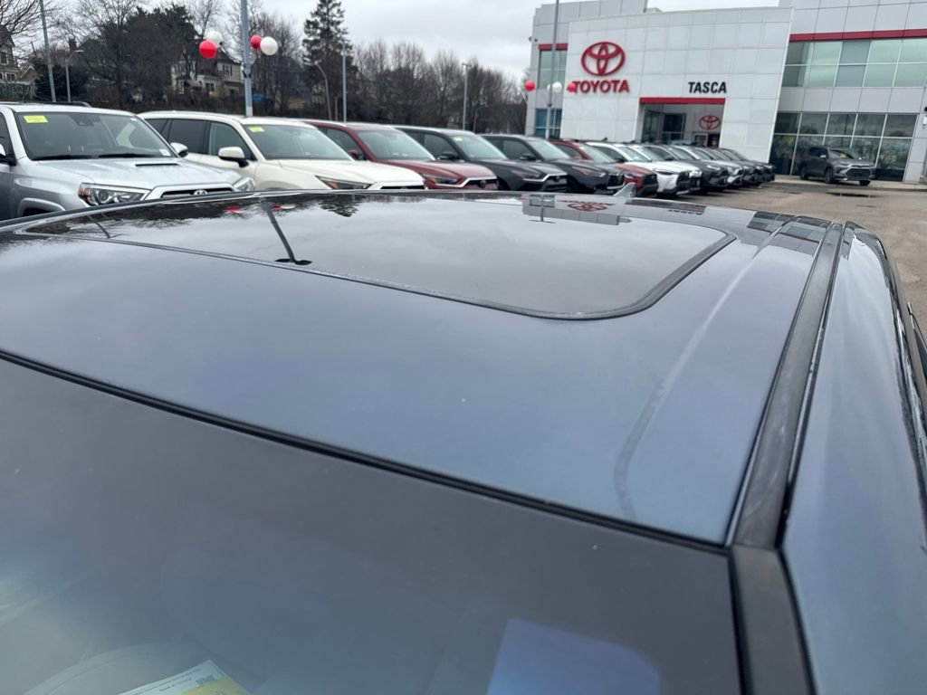 Used 2021 Toyota Avalon XLE w/ Moonroof Package image 45