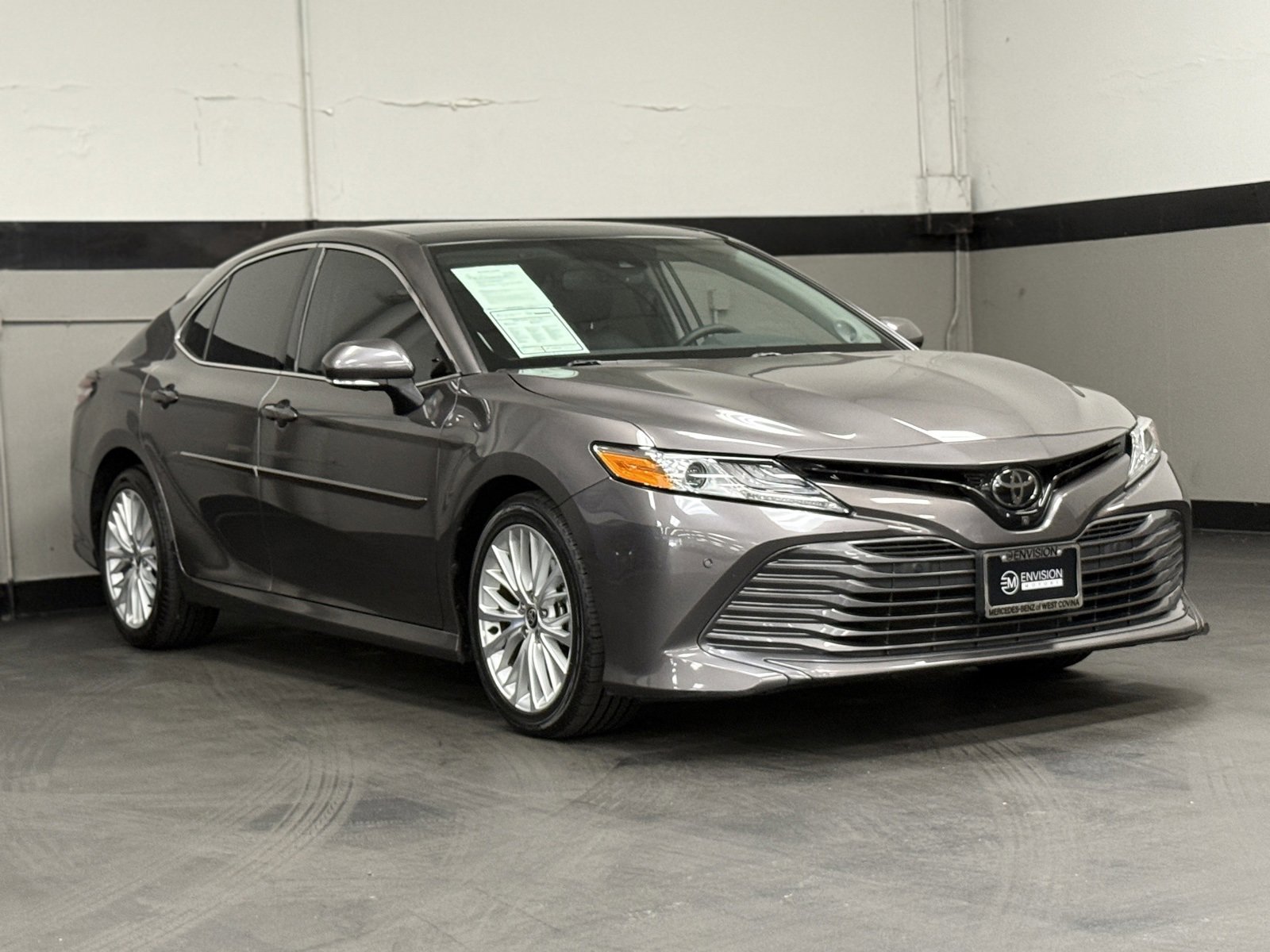 Used 2020 Toyota Camry XLE image 2
