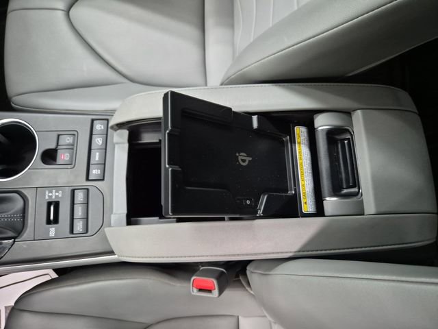 Used 2022 Toyota Highlander XLE image 27