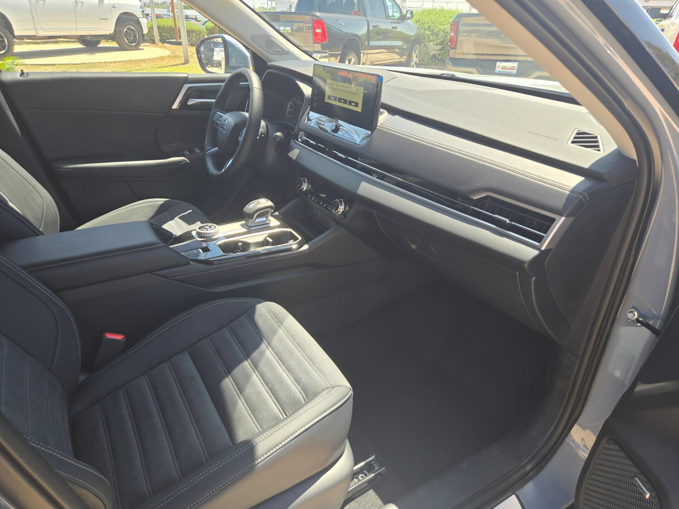 New 2026 Mitsubishi Outlander SE FWD image 22