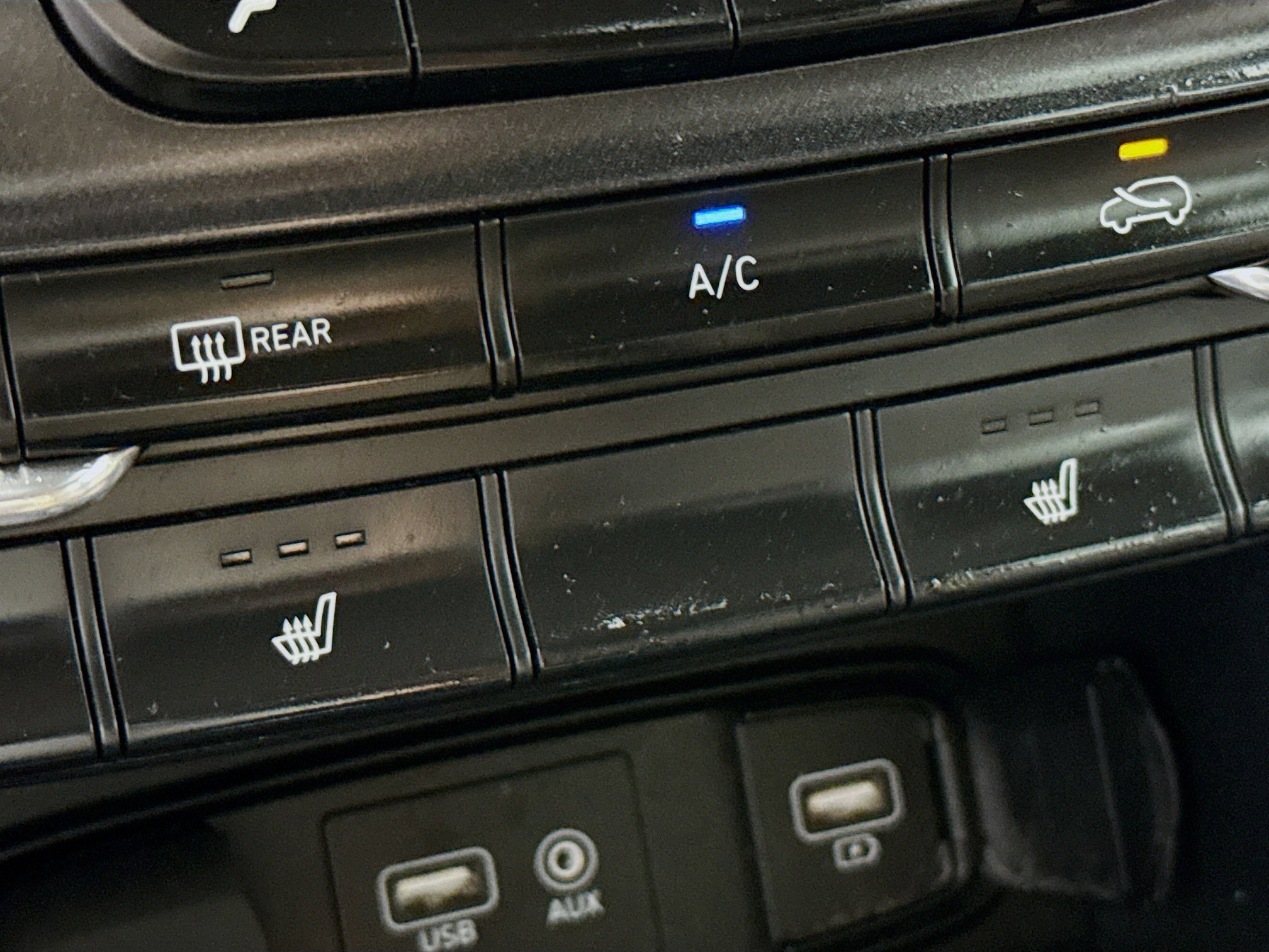 Used 2020 Hyundai Santa Fe SEL w/ Cargo Package image 24