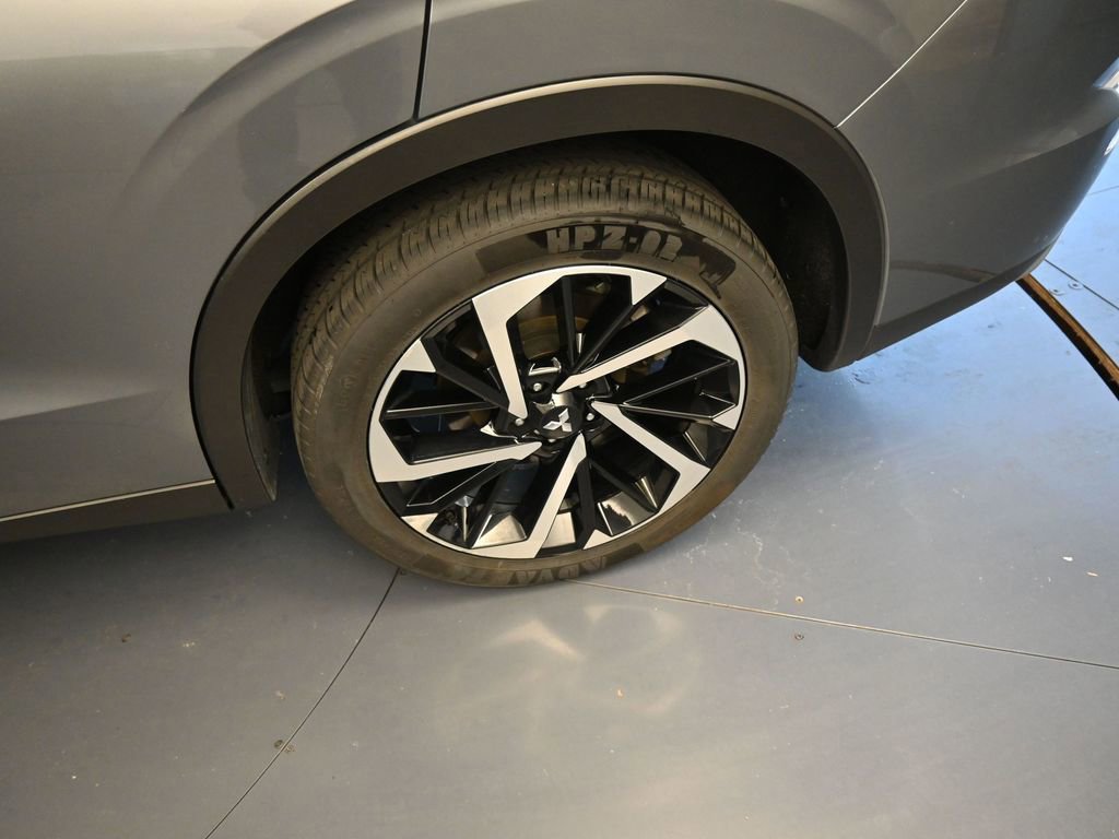 Used 2024 Mitsubishi Outlander SE image 18