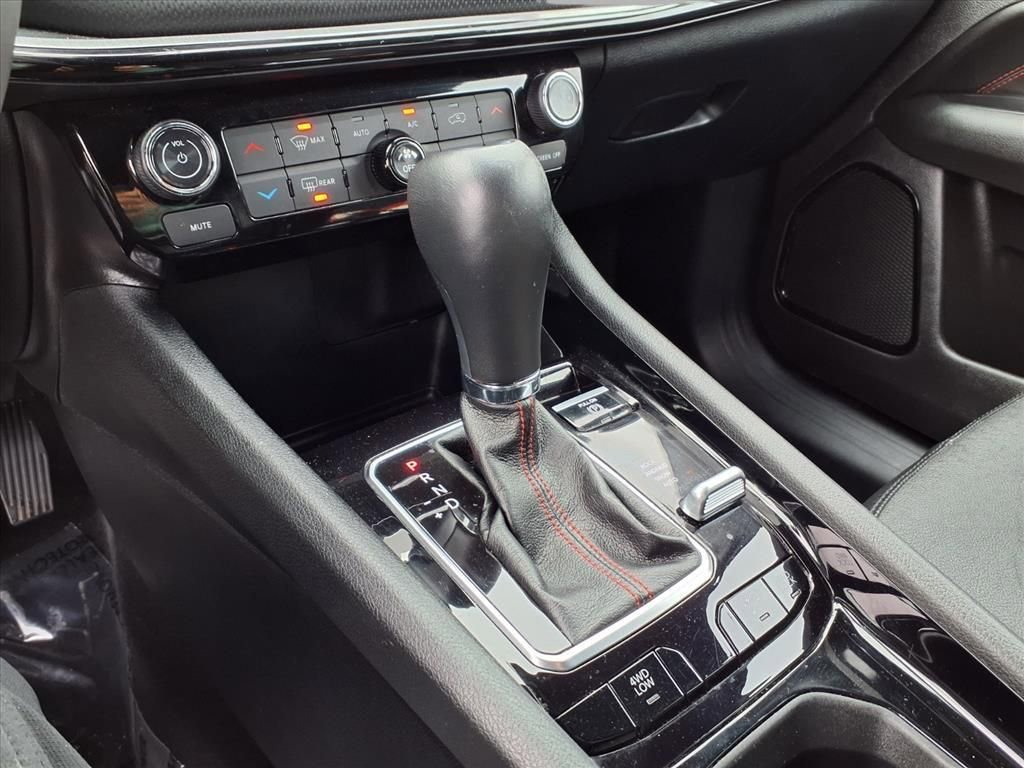 Used 2023 Jeep Compass Trailhawk image 9