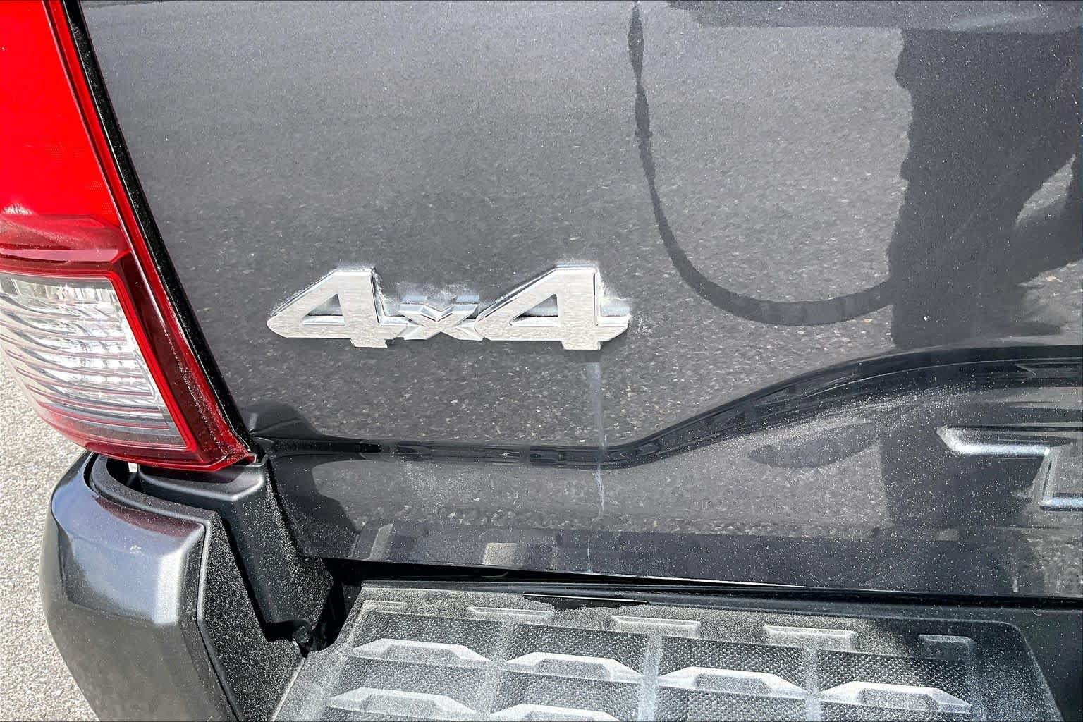 Used 2022 Toyota Tacoma SR AWD/4WD image 10