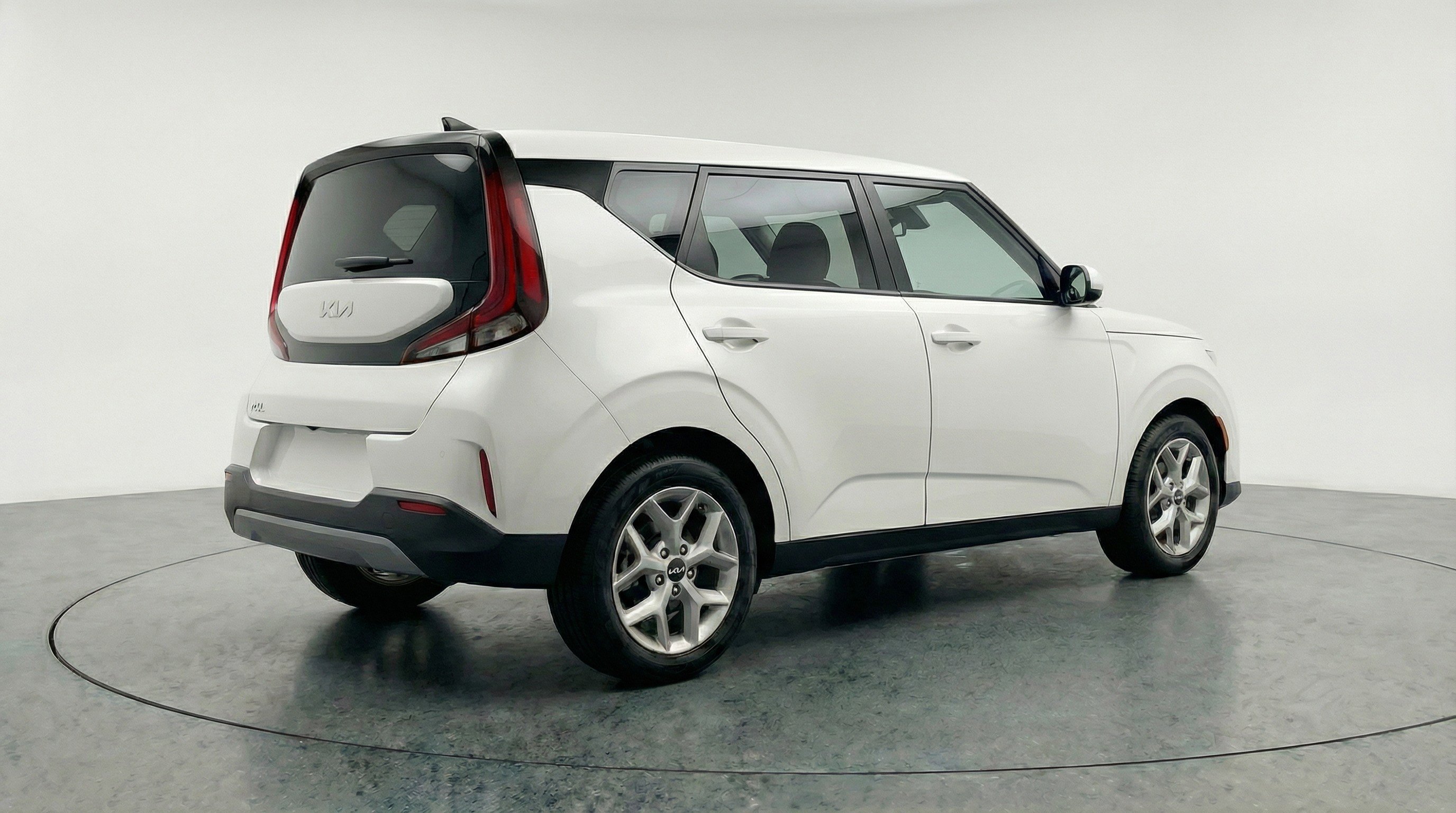 Used 2025 Kia Soul LX w/ LX Technology Package image 9