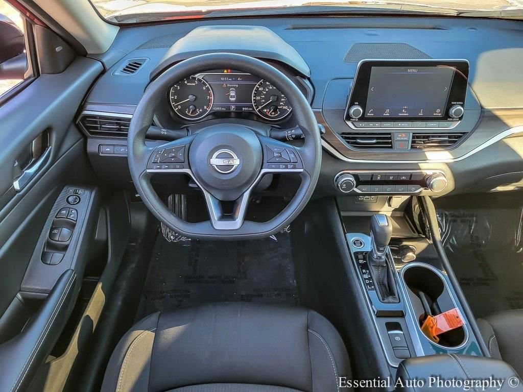 Used 2024 Nissan Altima 2.5 SV image 13