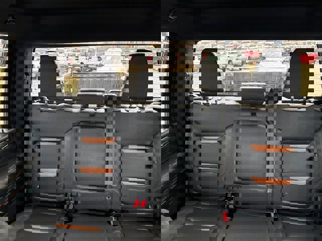 Used 2025 GMC Sierra 2500 AT4 image 18