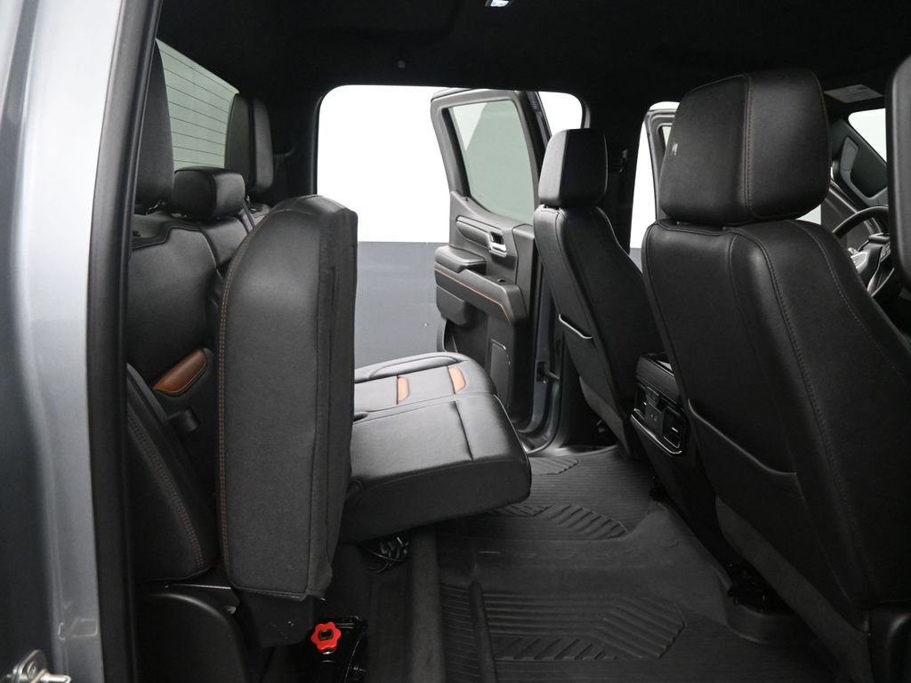 Used 2024 GMC Sierra 1500 AT4 w/ Technology Package image 2