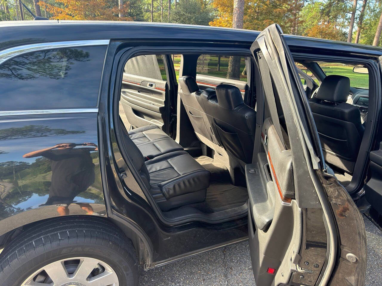 Used 2014 Lincoln MKT AWD image 17