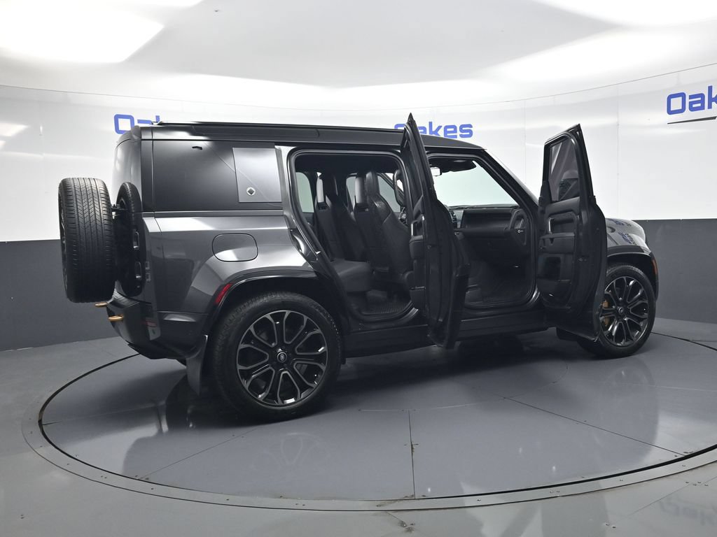 Used 2025 Land Rover Defender 110 AWD/4WD image 55