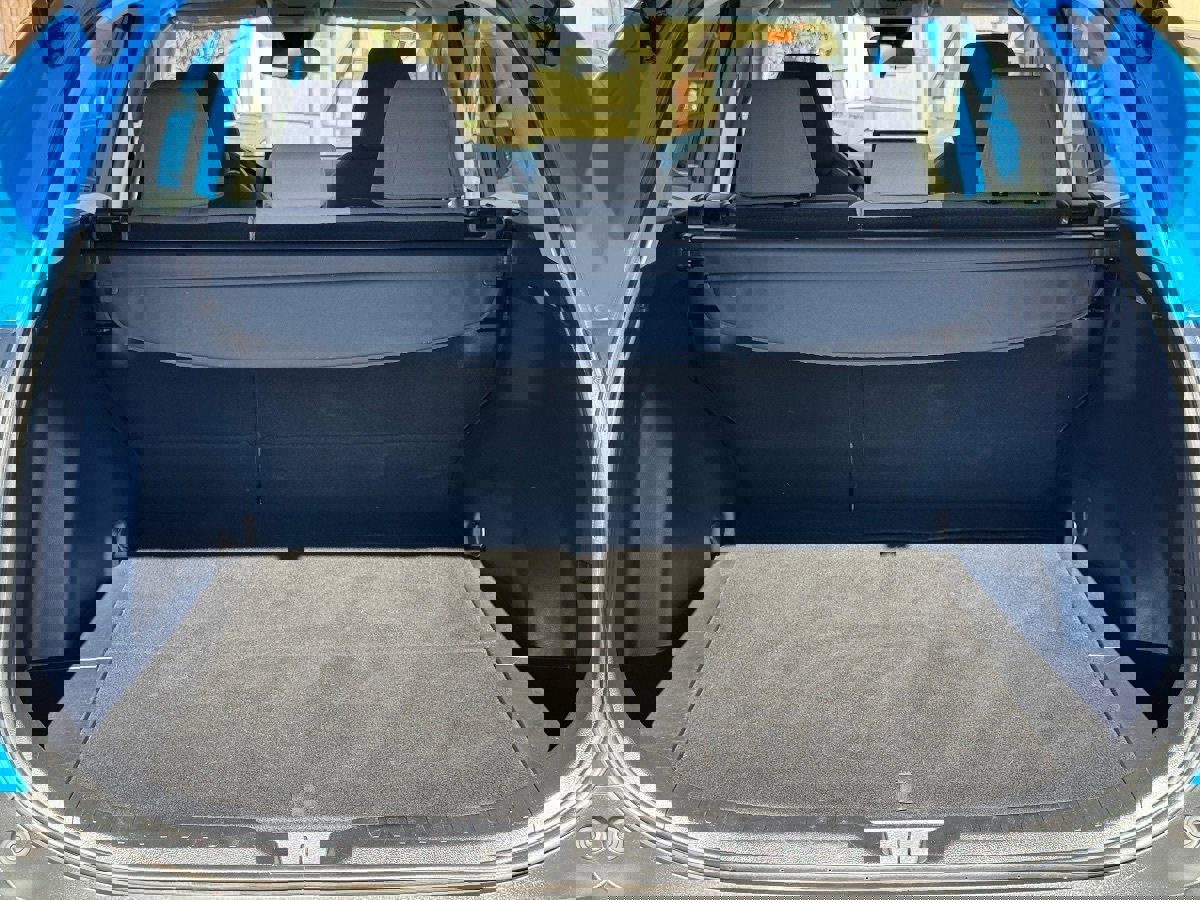 Used 2021 Toyota RAV4 XLE image 14