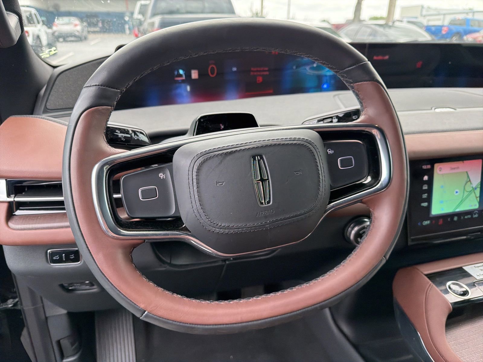 Used 2025 Lincoln Navigator Reserve AWD/4WD image 19