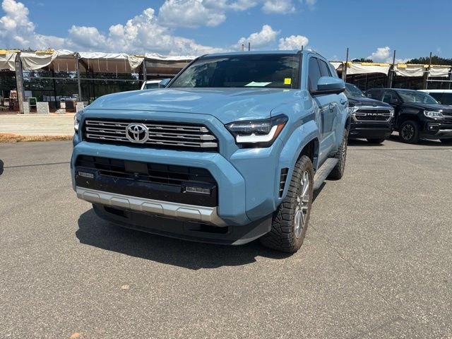 Used 2025 Toyota 4Runner Limited AWD/4WD image 2