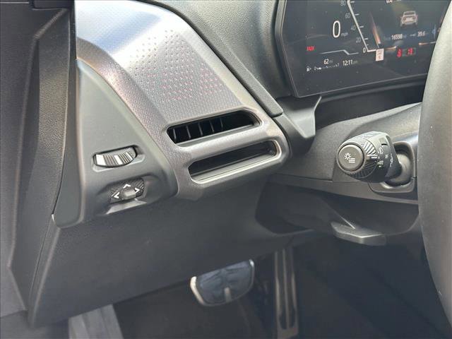 Used 2025 BMW 228i xDrive AWD/4WD image 18