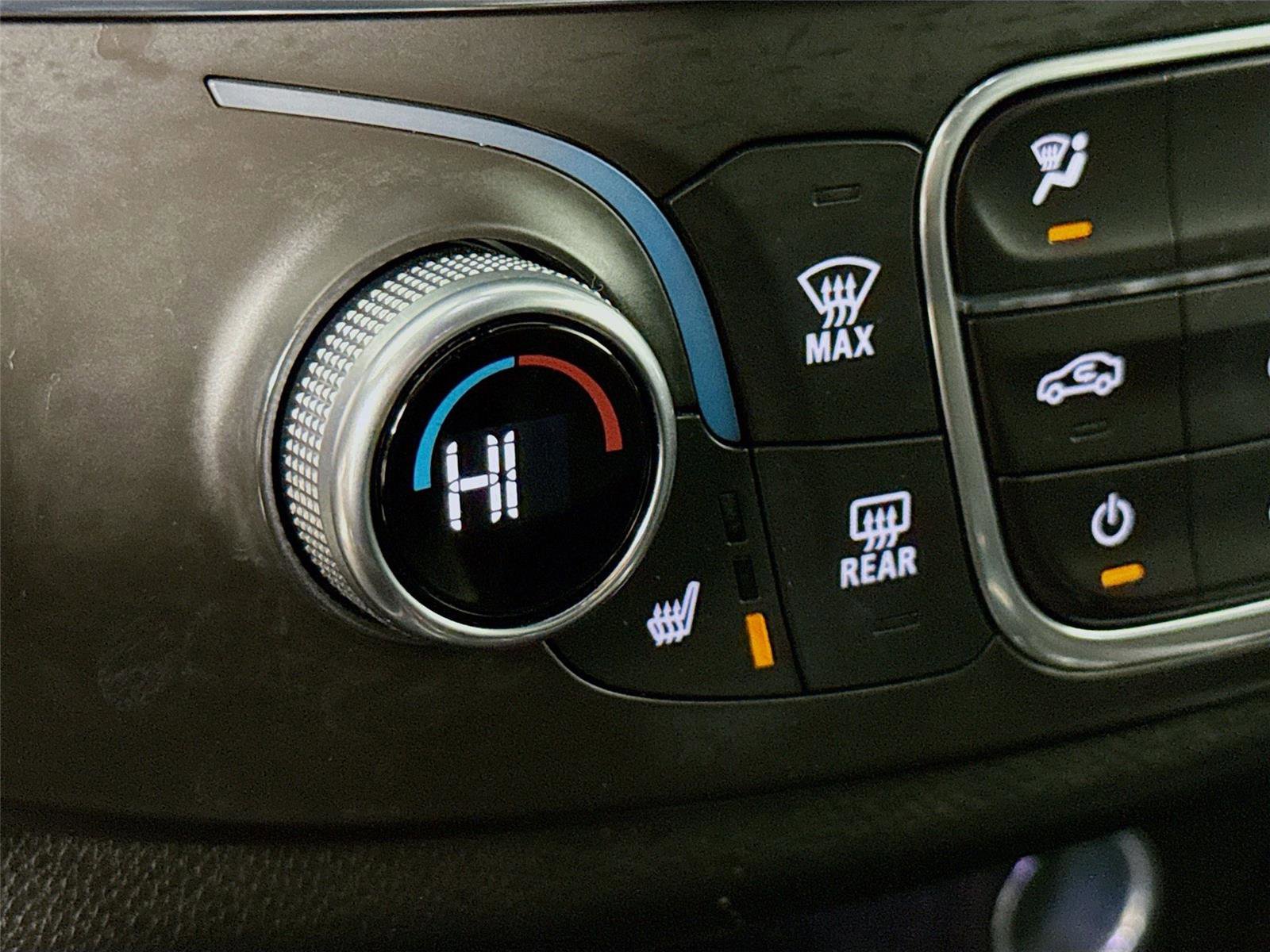 Used 2022 Chevrolet Traverse LT image 19