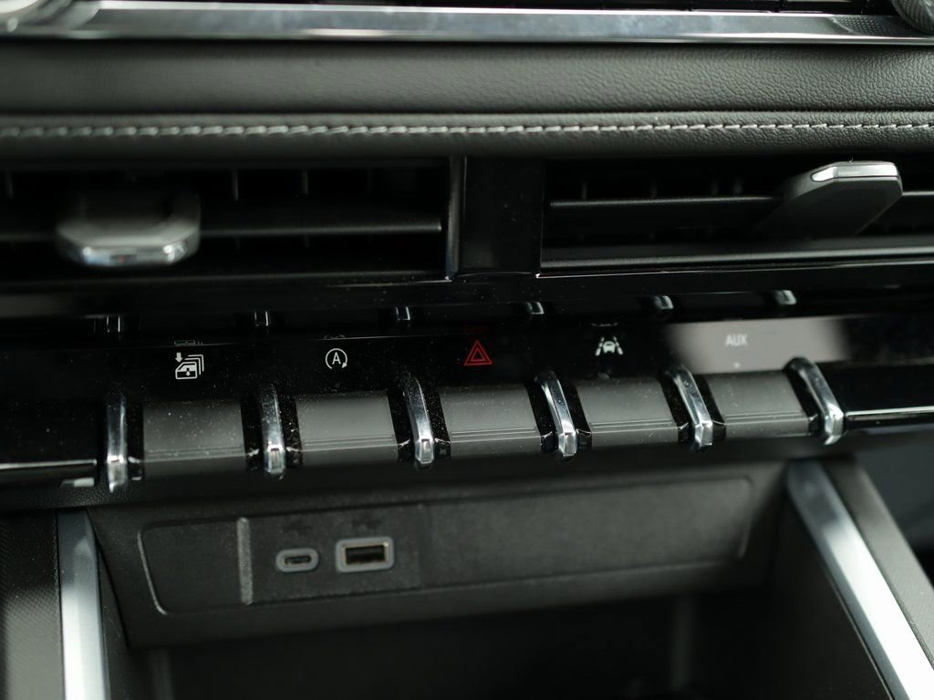 Used 2024 Chevrolet Colorado LT w/ LT Convenience Package II image 17