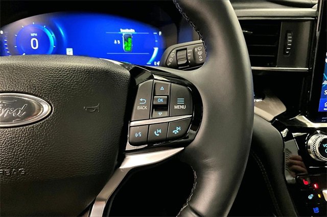 Used 2024 Ford Explorer Platinum w/ Technology Package image 24