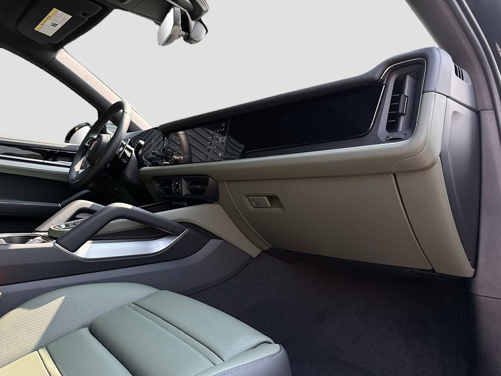 New 2026 Porsche Cayenne Coupe AWD/4WD image 31