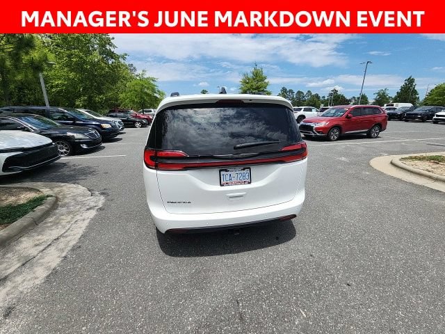 Used 2024 Chrysler Pacifica Touring-L w/ Road Tripper Package FWD image 12