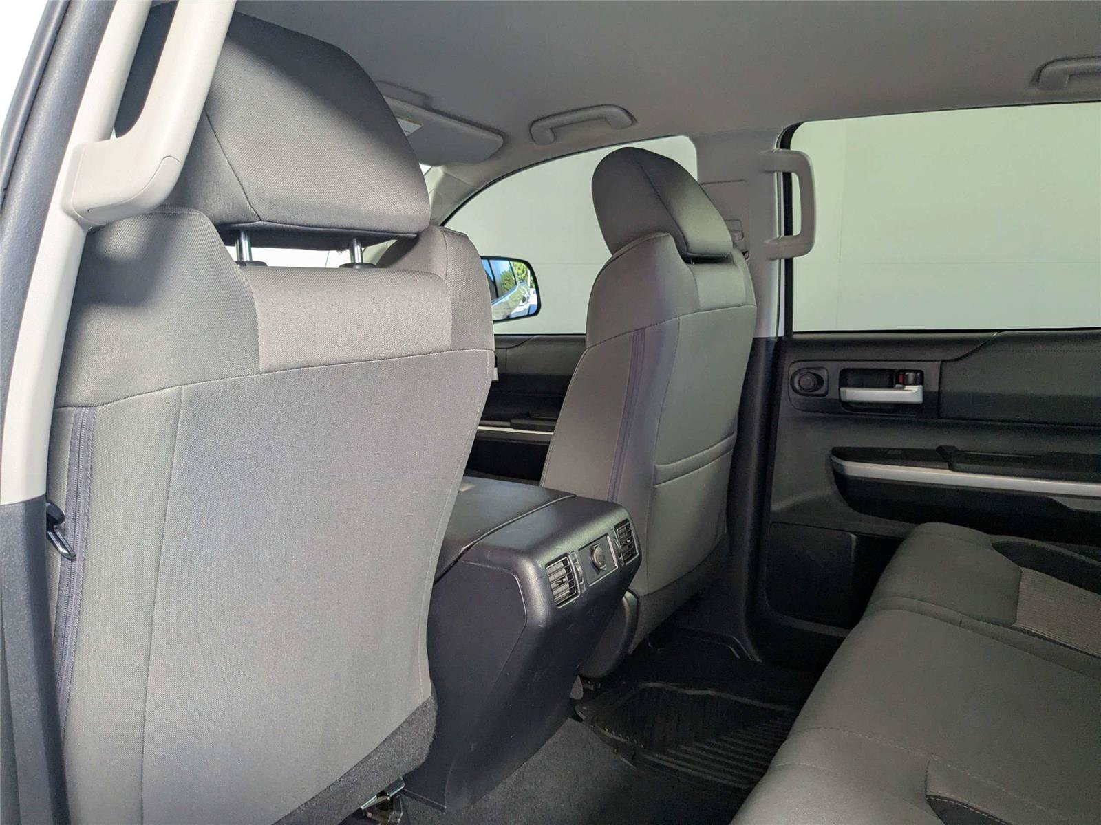 Used 2017 Toyota Tundra SR5 w/ SR5 Upgrade Package AWD/4WD image 33