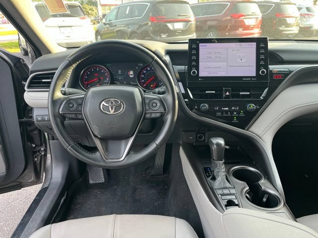Used 2022 Toyota Camry XSE FWD image 18